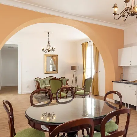 Palacio Don Carlos 3*