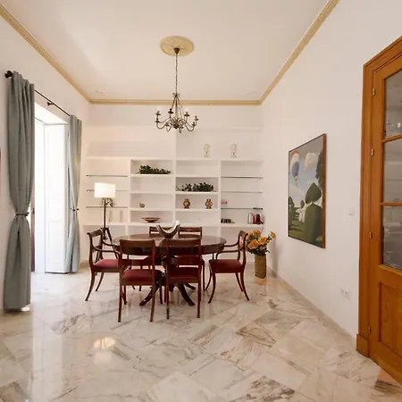 Aparthotel Palacio Don Carlos 3*