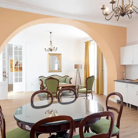 Ξενοδοχείο με διαμερίσματα Palacio Don Carlos 3*
