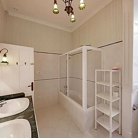 Palacio Don Carlos 3*
