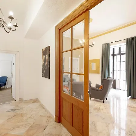 Lägenhetshotell Palacio Don Carlos 3*