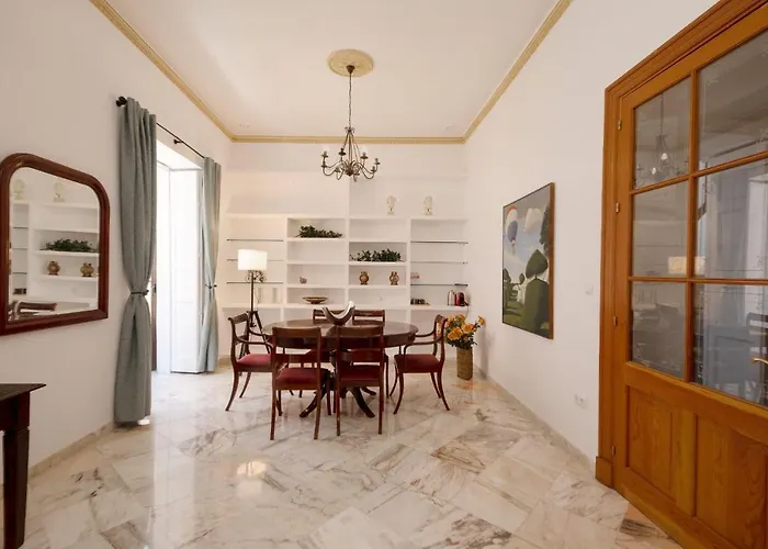 Aparthotel Palacio Don Carlos 3*